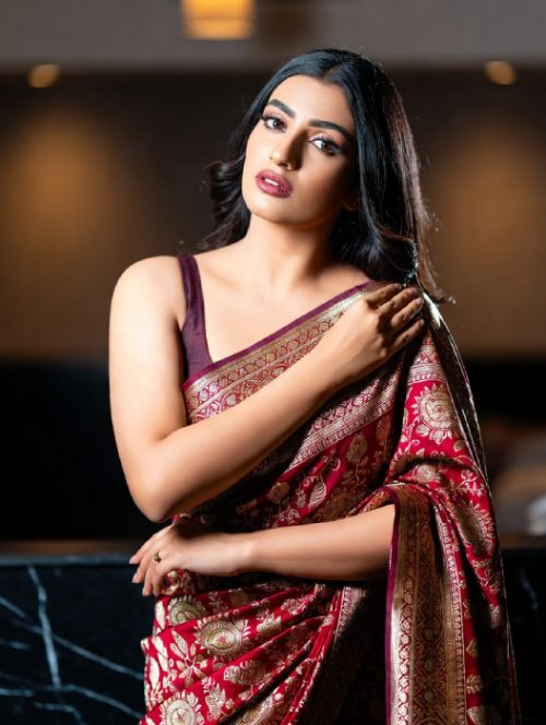 Nisha Greater Noida Call Girl